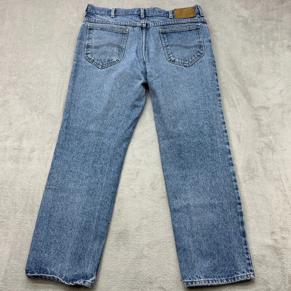 Vintage Lee Jeans Men 36x30 Blue Straight Leg Denim Retro Light Wash Made in USA